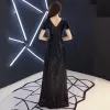 Abordable Noire Paillettes Robe De Soirée 2019 Princesse V-Cou Manches Courtes Longue Dos Nu Volants Robe De Ceremonie