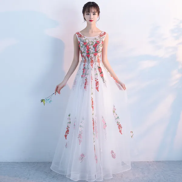 Amazing / Unique Hall Formal Dresses 2017 Prom Dresses White A-Line / Princess Floor-Length / Long Cascading Ruffles Scoop Neck Sleeveless Backless Appliques Flower