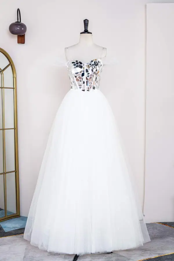 Błyszczące Białe Akryl Sukienki Na Bal 2024 Princessa Spaghetti Pasy Długie Tiulowe Bez Rękawów Sukienki Wizytowe