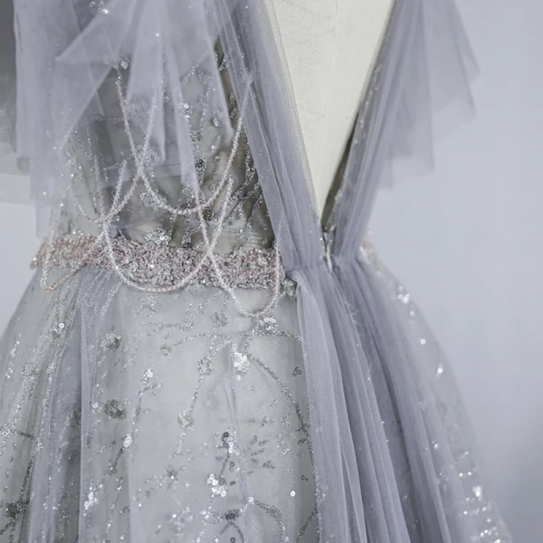 Schöne Grau Ballkleider 2020 Ballkleid Spaghettiträger Ärmellos Perlenstickerei Pailletten Sweep / Pinsel Zug Rüschen Rückenfreies Festliche Kleider