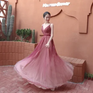 Sexy Bordeaux Robe De Bal 2020 Princesse Bretelles Spaghetti Sans Manches Perlage Faux Diamant Longue Volants Dos Nu Robe De Ceremonie