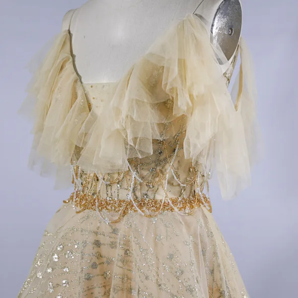 Meilleur Champagne Robe De Bal 2020 Princesse Bretelles Spaghetti Sans Manches Perlage Paillettes Train De Balayage Volants Dos Nu Robe De Ceremonie