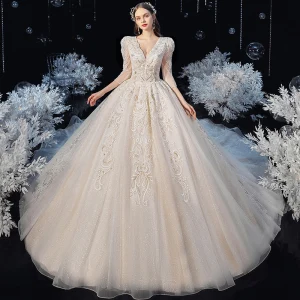 Victoriaanse Stijl Champagne Bruids Trouwjurken 2020 Baljurk V Hals Gezwollen 3 4 Mouwen Ruglooze Appliques Kant Kralen Glans Tule Cathedral Train Ruche