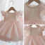 Chic / Beautiful Pearl Pink Organza Birthday Flower Girl Dresses 2020 Ball Gown Scoop Neck Cap Sleeves Bow Short Ruffle Wedding Party Dresses