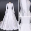 Schlicht Weiß Satin Hochzeits Brautkleider / Hochzeitskleider 2020 A Linie Eckiger Ausschnitt Lange Ärmel Rückenfreies Kapelle-Schleppe Rüschen