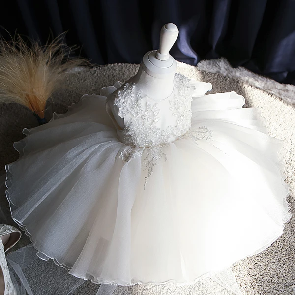 Schöne Weiß Organza Sommer Blumenmädchenkleider 2020 Ballkleid Rundhalsausschnitt Ärmellos Applikationen Spitze Perle Kurze Rüschen Kleider Für Hochzeit
