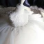 Schöne Weiß Organza Sommer Blumenmädchenkleider 2020 Ballkleid Rundhalsausschnitt Ärmellos Applikationen Spitze Perle Kurze Rüschen Kleider Für Hochzeit
