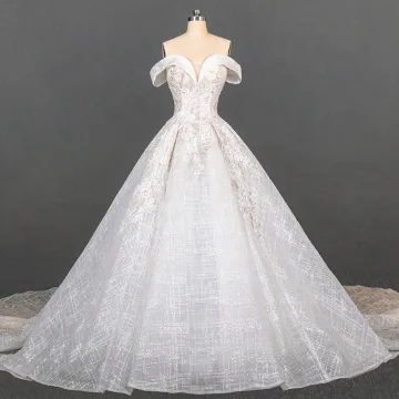 Luxe Ivoire La Mariée Robe De Mariée 2020 Robe Boule De L 039 Épaule Manches Courtes Dos Nu Glitter Tulle Appliques En Dentelle Perlage Cathedral Train Volants