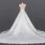 Luxe Blanche Satin La Mariée Robe De Mariée 2020 Trompette / Sirène Transparentes Encolure Dégagée Sans Manches Ceinture Appliques En Dentelle Perlage Détachable Cathedral Train Volants