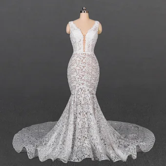 Haut De Gamme Champagne Dentelle La Mariée Robe De Mariée 2020 Trompette Sirène Col V Profond Sans Manches Dos Nu Chapel Train Volants