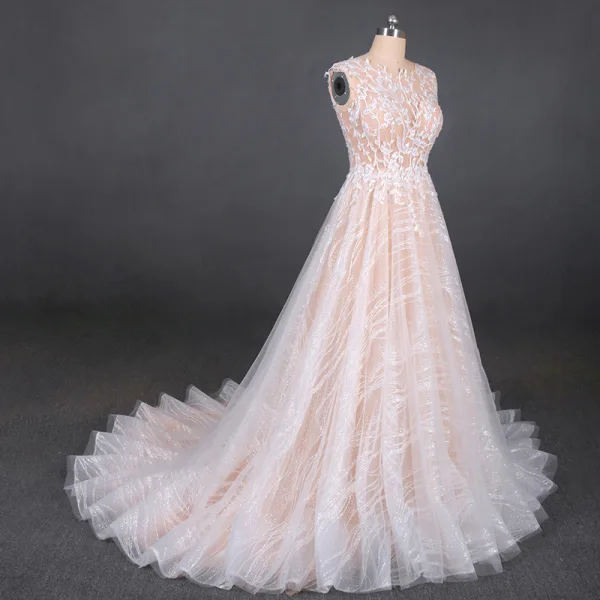Meilleur Champagne La Mariée Robe De Mariée 2020 Princesse Transparentes Encolure Dégagée Sans Manches Dos Nu Appliques En Dentelle Perlage Glitter Tulle Tribunal Train Volants