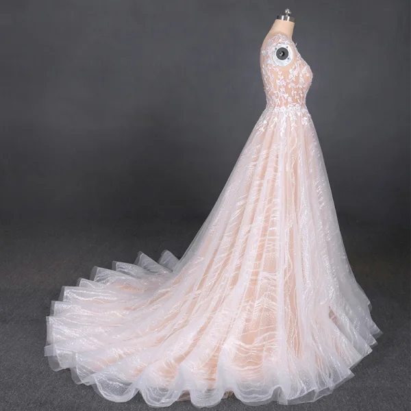 Meilleur Champagne La Mariée Robe De Mariée 2020 Princesse Transparentes Encolure Dégagée Sans Manches Dos Nu Appliques En Dentelle Perlage Glitter Tulle Tribunal Train Volants