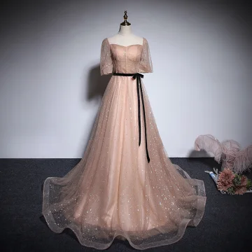 Style Victorien Champagne Robe De Bal 2020 Princesse Encolure Carrée Gonflée Manches Courtes Ceinture Paillettes Train De Balayage Volants Dos Nu Robe De Ceremonie