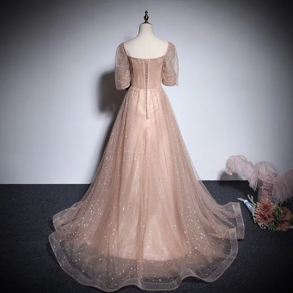 Style Victorien Champagne Robe De Bal 2020 Princesse Encolure Carrée Gonflée Manches Courtes Ceinture Paillettes Train De Balayage Volants Dos Nu Robe De Ceremonie