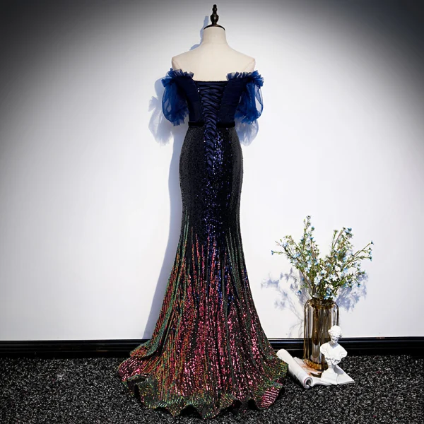 Scintillantes Bleu Marine Dégradé De Couleur Paillettes Robe De Soirée 2020 Trompette / Sirène De l'épaule Manches Courtes Perlage Train De Balayage Volants Dos Nu Robe De Ceremonie