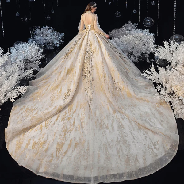 Style Victorien Champagne Transparentes La Mariée Robe De Mariée 2020 Robe Boule Col Haut Gonflée Manches Longues Dos Nu Appliques Paillettes Glitter Tulle Perlage Cathedral Train Volants