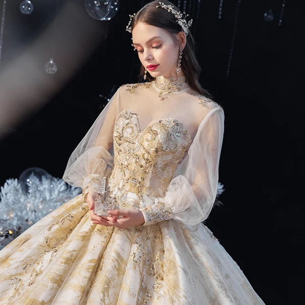 Style Victorien Champagne Transparentes La Mariée Robe De Mariée 2020 Robe Boule Col Haut Gonflée Manches Longues Dos Nu Appliques Paillettes Glitter Tulle Perlage Cathedral Train Volants