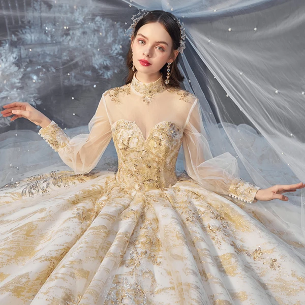 Style Victorien Champagne Transparentes La Mariée Robe De Mariée 2020 Robe Boule Col Haut Gonflée Manches Longues Dos Nu Appliques Paillettes Glitter Tulle Perlage Cathedral Train Volants