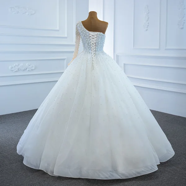 Luxury / Gorgeous White Bridal Wedding Dresses 2020 Ball Gown One-Shoulder Long Sleeve Backless Handmade  Beading Pearl Floor-Length / Long Ruffle