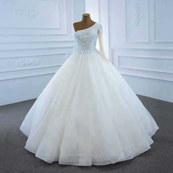 Luxury / Gorgeous White Bridal Wedding Dresses 2020 Ball Gown One-Shoulder Long Sleeve Backless Handmade  Beading Pearl Floor-Length / Long Ruffle