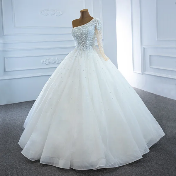 Luxury / Gorgeous White Bridal Wedding Dresses 2020 Ball Gown One-Shoulder Long Sleeve Backless Handmade  Beading Pearl Floor-Length / Long Ruffle