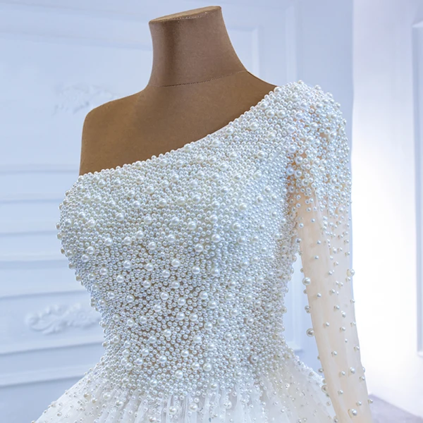 Luxury / Gorgeous White Bridal Wedding Dresses 2020 Ball Gown One-Shoulder Long Sleeve Backless Handmade  Beading Pearl Floor-Length / Long Ruffle