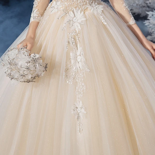 Romantique Champagne La Mariée Robe De Mariée 2020 Robe Boule Transparentes Col Haut 3/4 Manches Dos Nu Appliques En Dentelle Perlage Glitter Tulle Cathedral Train Volants