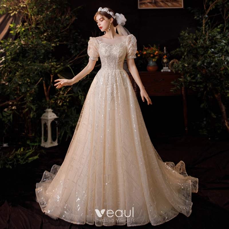 Estilo Victoriano Champan Exterior Jardin Vestidos De Novia 2020 A Line Princess Transparentes Scoop Escote Hinchado Manga Corta Sin Espalda Rebordear Lentejuelas Colas De Barrido Ruffle