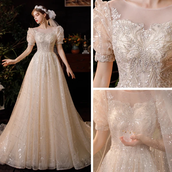 Style Victorien Champagne Jardin / Extérieur Robe De Mariée 2020 Princesse Transparentes Encolure Dégagée Gonflée Manches Courtes Dos Nu Perlage Paillettes Train De Balayage Volants