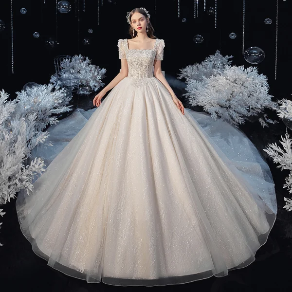 Vintage / Originale Champagne La Mariée Robe De Mariée 2020 Robe Boule Encolure Carrée Gonflée Manches Courtes Dos Nu Noeud Perlage Glitter Tulle Cathedral Train Volants