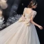 Vintage / Originale Champagne La Mariée Robe De Mariée 2020 Robe Boule Encolure Carrée Gonflée Manches Courtes Dos Nu Noeud Perlage Glitter Tulle Cathedral Train Volants