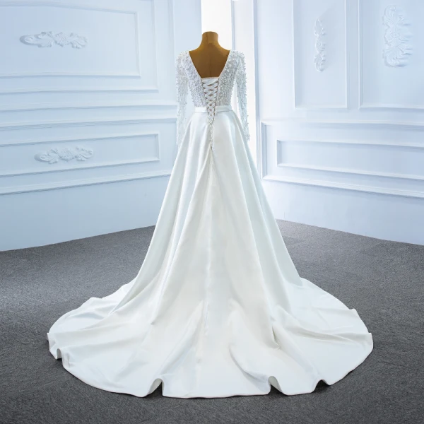 High End Weiß Satin Garten / Im Freien Brautkleider / Hochzeitskleider 2020 A Linie Durchsichtige Tiefer V-Ausschnitt Lange Ärmel Rückenfreies Stoffgürtel Perlenstickerei Perle Gespaltete Front Sweep / Pinsel Zug