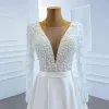 Wysokiej Klasy Białe Satyna Ogród / Outdoor Suknie Ślubne 2020 Princessa Przezroczyste Głęboki V-Szyja Długie Rękawy Bez Pleców Szarfa Frezowanie Perła Podział Przodu Trenem Sweep