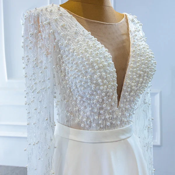 High End Weiß Satin Garten / Im Freien Brautkleider / Hochzeitskleider 2020 A Linie Durchsichtige Tiefer V-Ausschnitt Lange Ärmel Rückenfreies Stoffgürtel Perlenstickerei Perle Gespaltete Front Sweep / Pinsel Zug