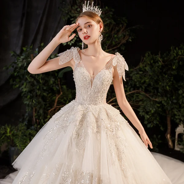 Luxus / Herrlich Champagner Durchsichtige Hochzeits Brautkleider / Hochzeitskleider 2020 Ballkleid Stehkragen Ärmellos Rückenfreies Handgefertigt Pailletten Perlenstickerei Perle Glanz Tülle Königliche Schleppe Rüschen