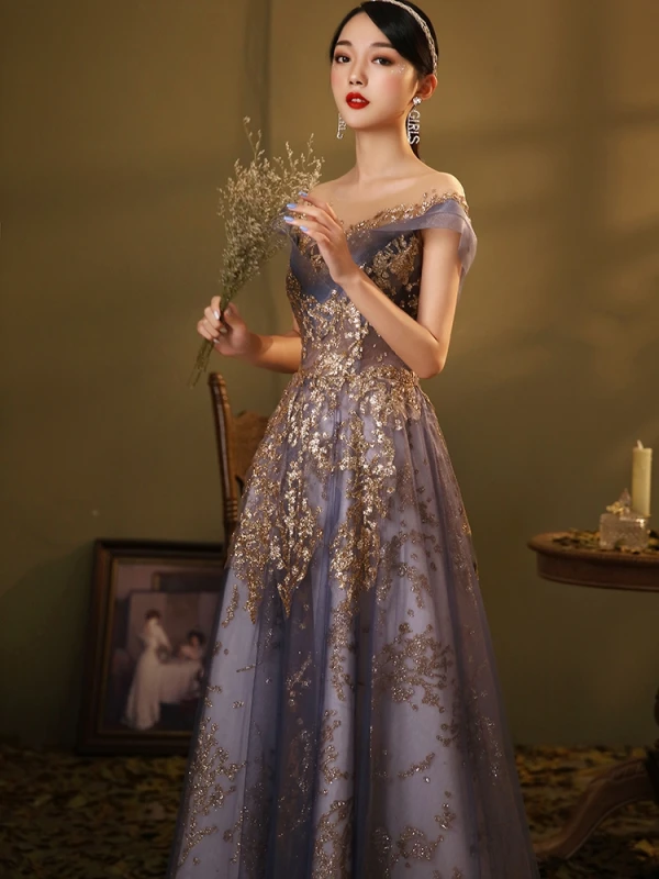 Élégant Bleu Roi Dansant Robe De Bal 2020 Princesse Transparentes Encolure Dégagée Manches Courtes Paillettes Longue Volants Dos Nu Robe De Ceremonie