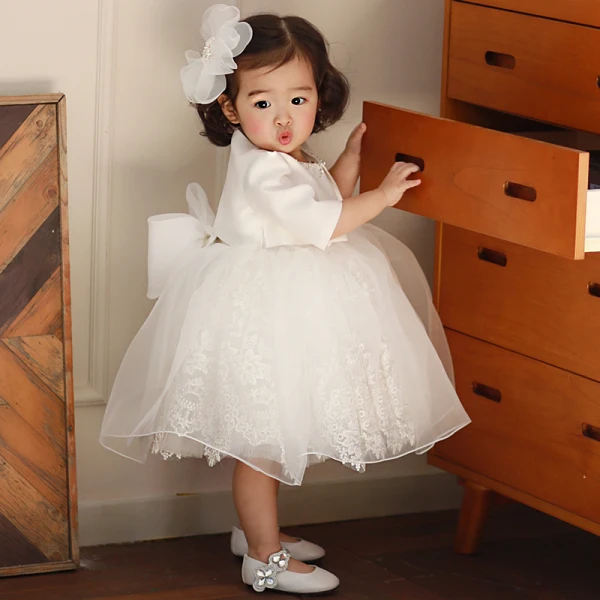 Best White Organza Birthday Flower Girl Dresses With Shawl 2020 Ball Gown Scoop Neck Sleeveless Bow Tea-length Ruffle Wedding Party Dresses