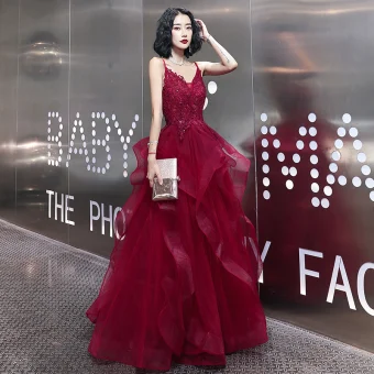 Sexy Bordeaux Robe De Bal 2020 Princesse Bretelles Spaghetti Sans Manches Appliques En Dentelle Perlage Longue Volants Dos Nu Robe De Ceremonie