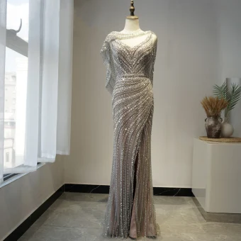 Haut De Gamme Gris Tapis Rouge Robe De Soirée Avec Châle 2020 Trompette Sirène V Cou Sans Manches Perlage Faux Diamant Train De Balayage Dos Nu Robe De Ceremonie