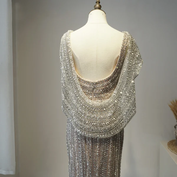 High End Grau Roter Teppich Abendkleider Mit Schal 2020 Meerjungfrau V-Ausschnitt Ärmellos Perlenstickerei Strass Sweep / Pinsel Zug Rückenfreies Festliche Kleider