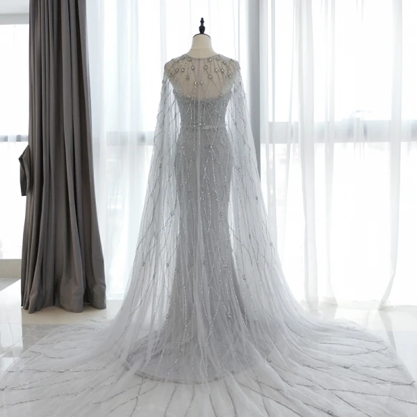 Haut de Gamme Gris Tapis rouge Robe De Soirée Avec Châle 2020 Trompette / Sirène Col v profond Sans Manches Perlage Faux Diamant Watteau Train Volants Dos Nu Robe De Ceremonie
