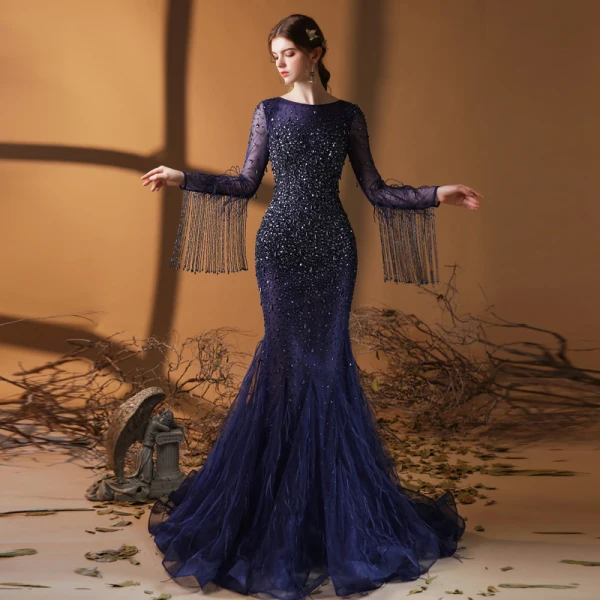Luxe Bleu Marine Tapis rouge Robe De Soirée 2020 Trompette / Sirène Encolure Carrée Manches Longues Perlage Gland Plumes Paillettes Train De Balayage Volants Dos Nu