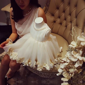 Flower Fairy Ivory Organza Birthday Flower Girl Dresses 2020 Ball Gown Scoop Neck Sleeveless Appliques Flower Pearl Short Ruffle Wedding Party Dresses