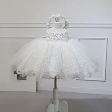 Chic Belle Ivoire Robe Ceremonie Fille 2020 Robe Boule Encolure Dégagée Sans Manches Appliques Fleur Perlage Noeud Courte Volants Robe Pour Mariage