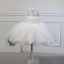 Schöne Ivory / Creme Blumenmädchenkleider 2020 Ballkleid Rundhalsausschnitt Ärmellos Applikationen Blumen Perlenstickerei Schleife Kurze Rüschen Kleider Für Hochzeit