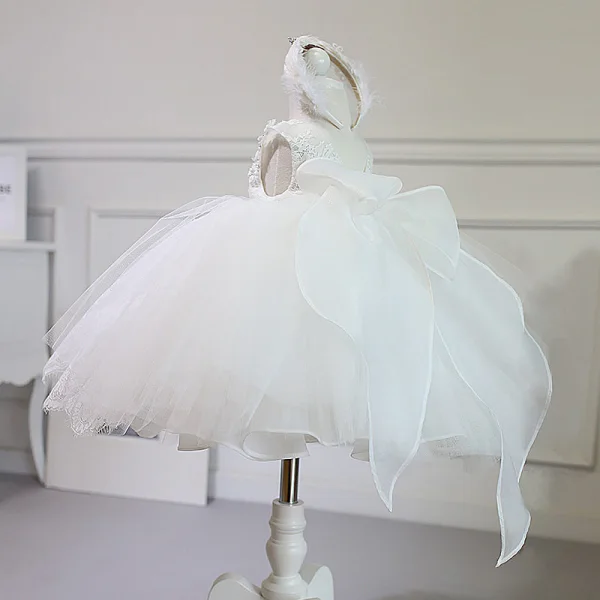 Schöne Ivory / Creme Blumenmädchenkleider 2020 Ballkleid Rundhalsausschnitt Ärmellos Applikationen Blumen Perlenstickerei Schleife Kurze Rüschen Kleider Für Hochzeit