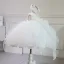 Schöne Ivory / Creme Blumenmädchenkleider 2020 Ballkleid Rundhalsausschnitt Ärmellos Applikationen Blumen Perlenstickerei Schleife Kurze Rüschen Kleider Für Hochzeit