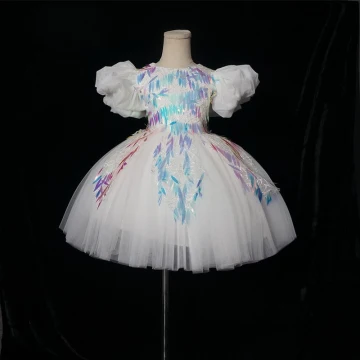 Chic Belle Blanche Anniversaire Robe Ceremonie Fille 2020 Robe Boule Encolure Dégagée Gonflée Manches Courtes Appliques Paillettes Courte Volants Robe Pour Mariage