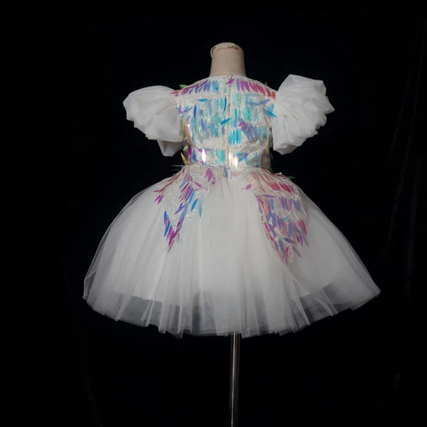 Chic / Beautiful White Birthday Flower Girl Dresses 2020 Ball Gown Scoop Neck Puffy Short Sleeve Appliques Sequins Short Ruffle Wedding Party Dresses
