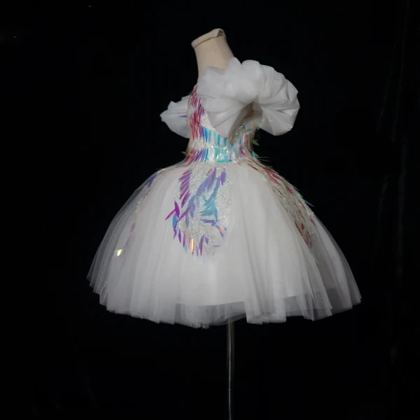 Chic / Beautiful White Birthday Flower Girl Dresses 2020 Ball Gown Scoop Neck Puffy Short Sleeve Appliques Sequins Short Ruffle Wedding Party Dresses
